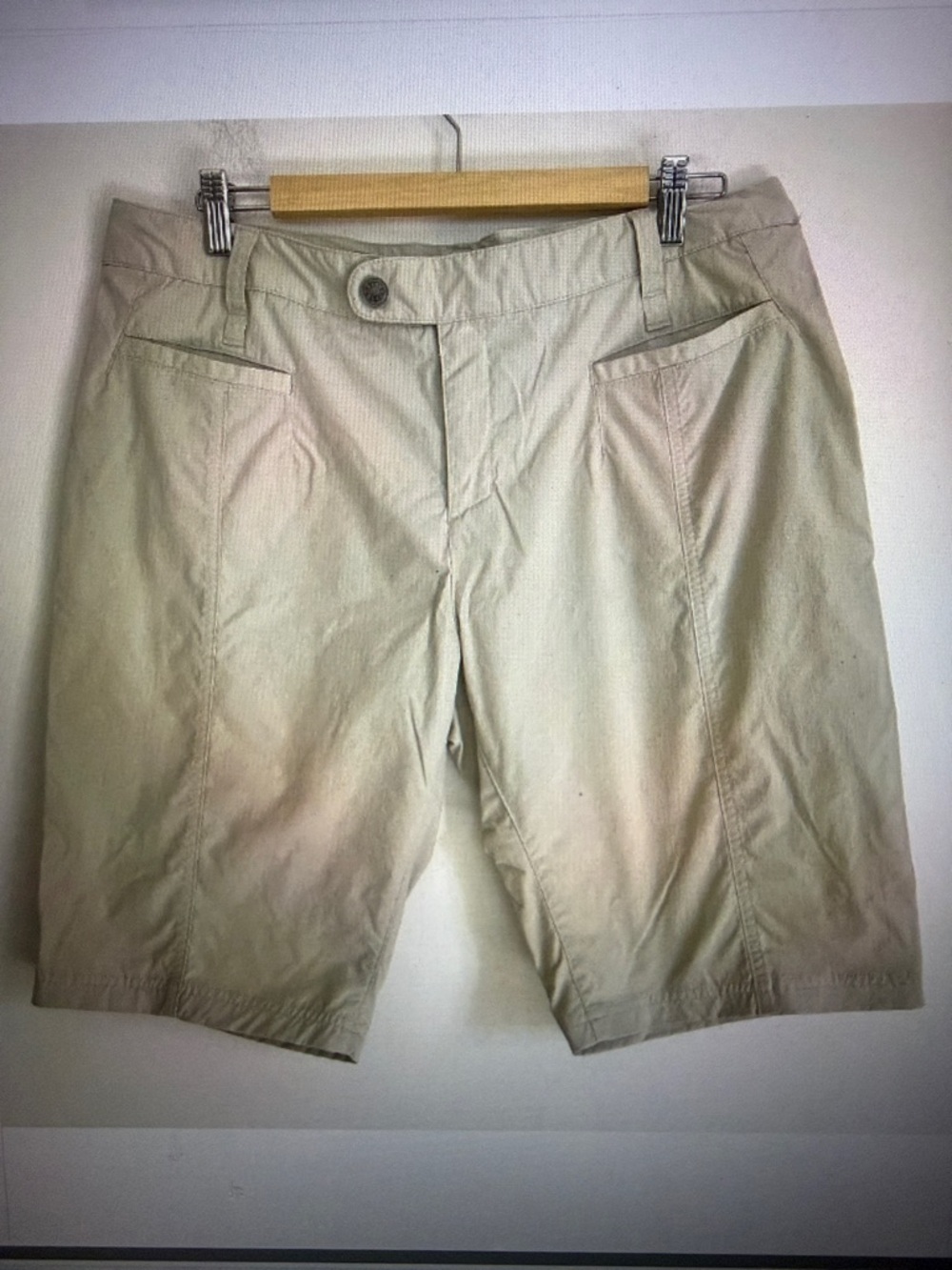 Royal Robbins Women Beige Bermuda Golf Hiking Nylon Stretch Shorts Size 16